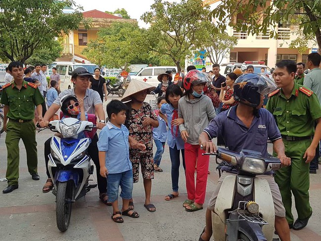 Vụ hàng trăm học sinh ở Ninh Bình nghi ngộ độc: Ruốc gà có mùi kinh lắm con không ăn - Ảnh 2.