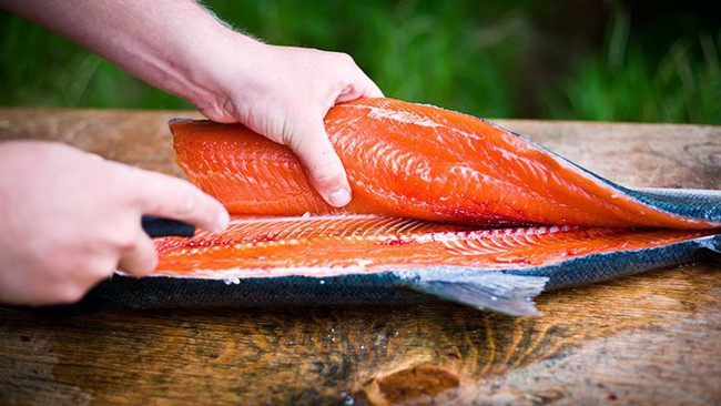 Ăn loại cá nào tốt cho sức khỏe tim mạch và những cân nhắc ai cũng cần biết mỗi khi ăn cá - Ảnh 1.