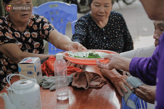 Về thăm ngôi làng ở Hà Nội có 1.000 quả cau mới cưới được vợ, người lớn trẻ nhỏ lúc nào môi cũng đỏ hồng - Ảnh 9.