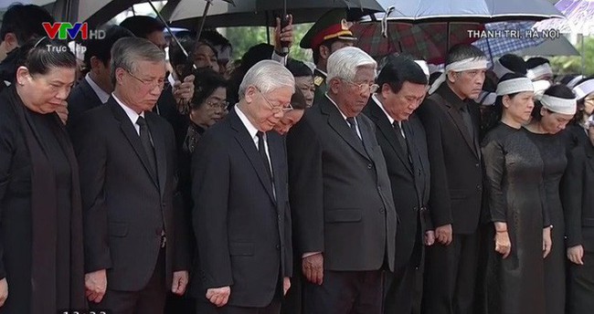 Cố Tổng bí thư Đỗ Mười trở về với đất mẹ quê hương - Ảnh 2. Cố Tổng bí thư Đỗ Mười trở về với đất mẹ quê hương - Ảnh 2.