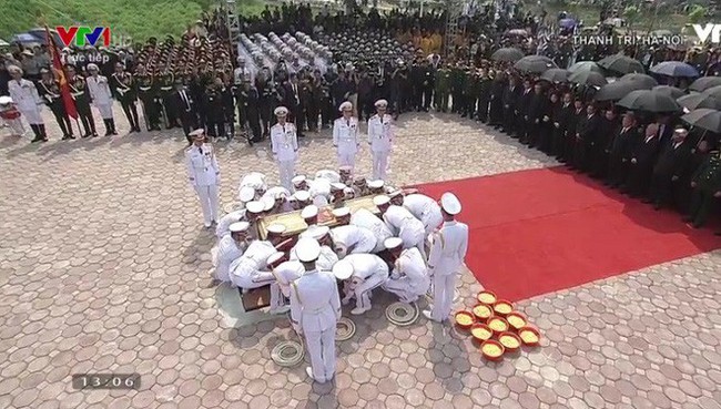 Cố Tổng bí thư Đỗ Mười trở về với đất mẹ quê hương - Ảnh 6. Cố Tổng bí thư Đỗ Mười trở về với đất mẹ quê hương - Ảnh 6.