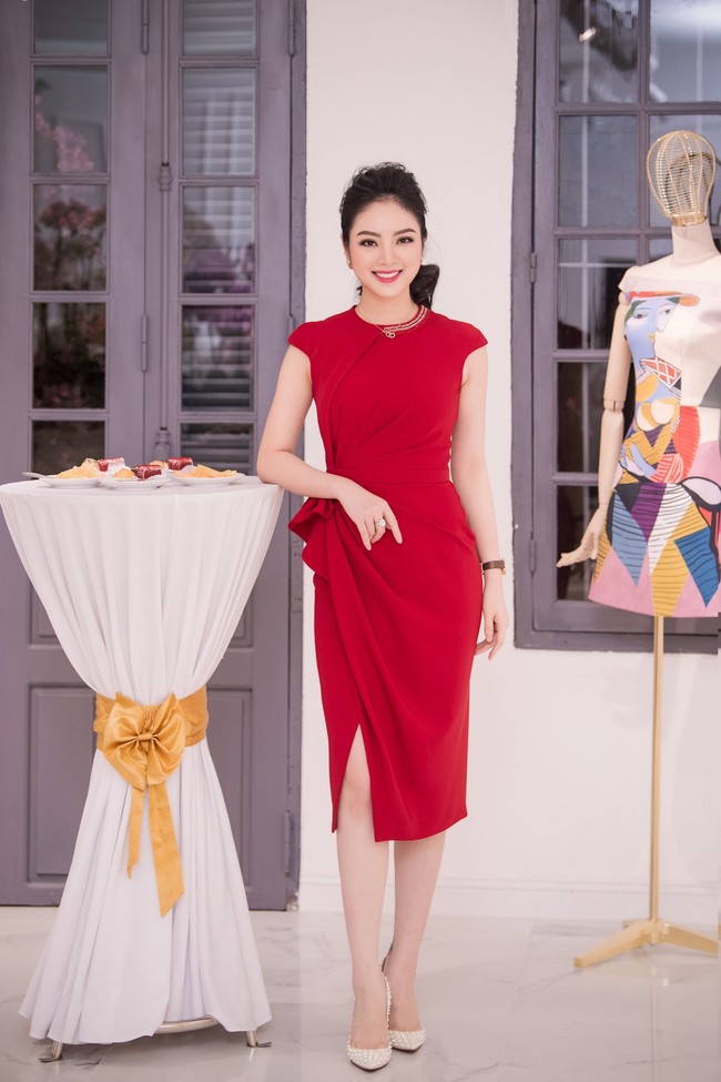 Hiếm lắm mới đi sự kiện sau khi rời showbiz, Hoa hậu Thùy Lâm vẫn xinh đẹp thách thức thời gian - Ảnh 11.