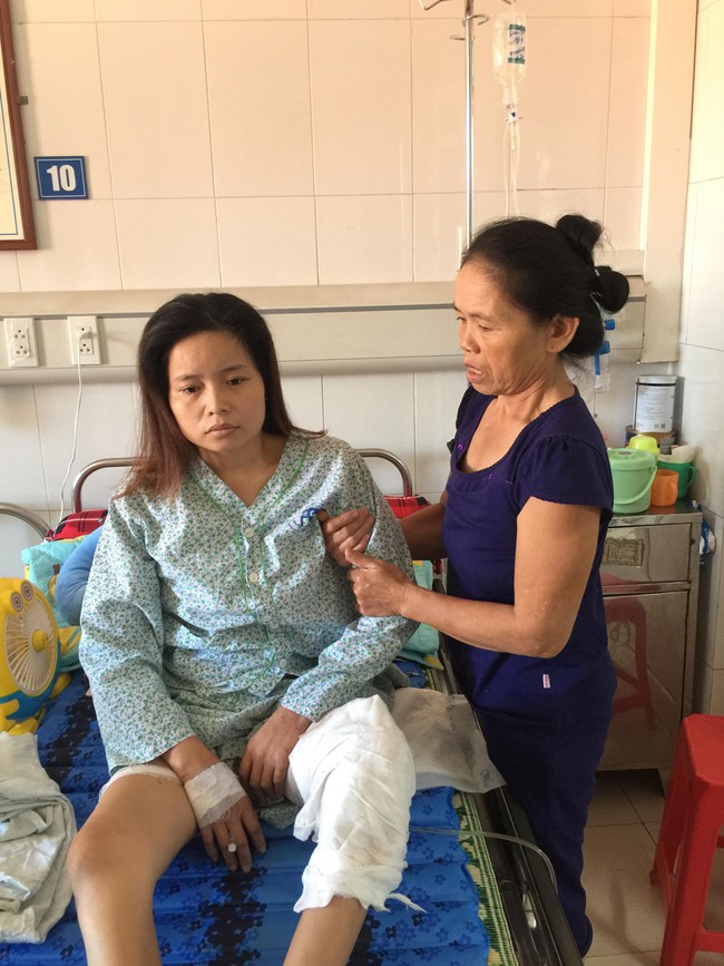 Hơn 60 triệu đồng chuyển đến người phụ nữ bị bỏng nặng, da thịt thối rữa phải chịu đựng vì không tiền chữa trị ở Nghệ An - Ảnh 1. Hơn 60 triệu đồng chuyển đến người phụ nữ bị bỏng nặng, da thịt thối rữa phải chịu đựng vì không tiền chữa trị ở Nghệ An - Ảnh 1.