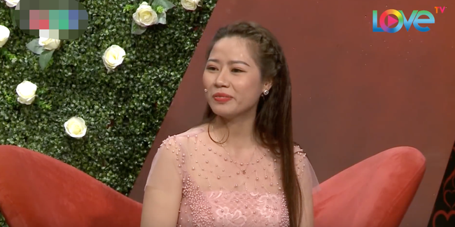 Hy hữu tại “Bạn muốn hẹn hò”: Cát Tường - Quyền Linh bấm nút giùm cho cặp đôi khách mời trung niên - Ảnh 6. Hy hữu tại “Bạn muốn hẹn hò”: Cát Tường - Quyền Linh bấm nút giùm cho cặp đôi khách mời trung niên - Ảnh 6.