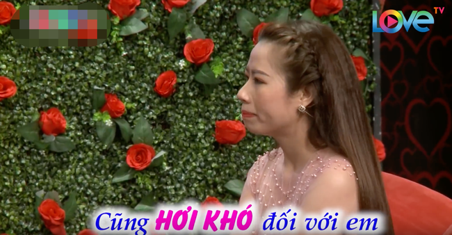 Hy hữu tại “Bạn muốn hẹn hò”: Cát Tường - Quyền Linh bấm nút giùm cho cặp đôi khách mời trung niên - Ảnh 8. Hy hữu tại “Bạn muốn hẹn hò”: Cát Tường - Quyền Linh bấm nút giùm cho cặp đôi khách mời trung niên - Ảnh 8.