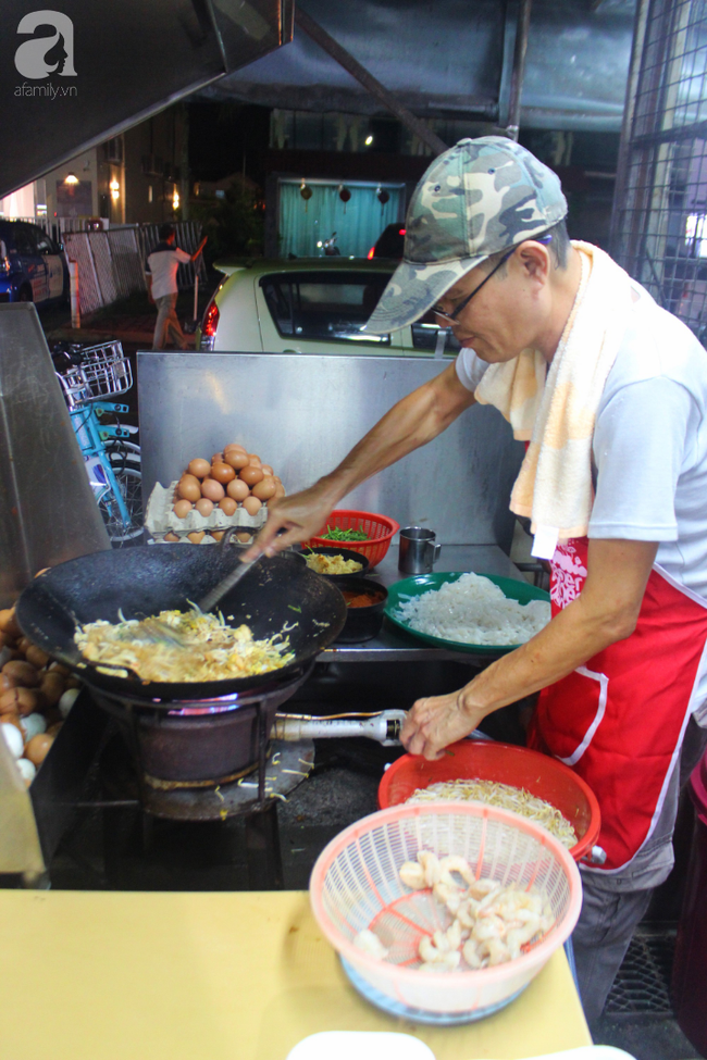 Char Kway Teow - món hủ tiếu xào đến cái khói cũng cay nhưng không chê vào đâu được của Malaysia - Ảnh 2.