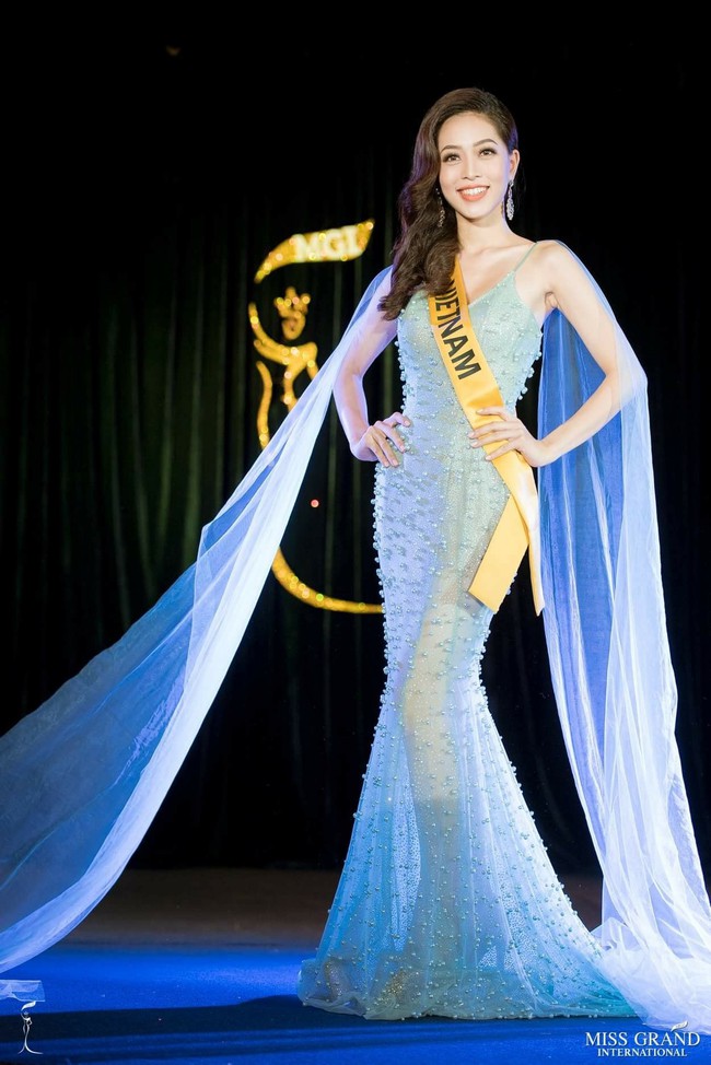 Fan Việt tự hào dần đi nhé: Á hậu Phương Nga xinh nổi bật giữa rừng nhan sắc của Miss Grand International 2018 - Ảnh 15.