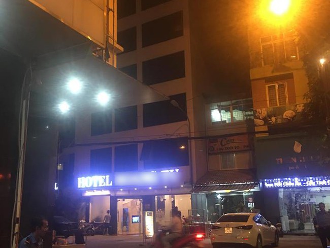 Hà Nội: Bắt quả tang tú bà và 2 gái bán dâm giá tàu nhanh - Ảnh 1. Hà Nội: Bắt quả tang tú bà và 2 gái bán dâm giá tàu nhanh - Ảnh 1.