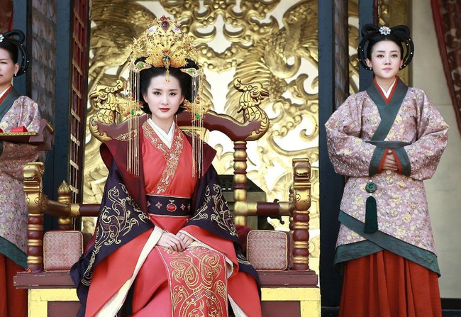 Chá» vá»i chiêu Äánh ghen câm lặng Äến chết, vá» Hoà ng háºu nà y Äã cùng ÄÆ°a cả Hoà ng Äế và tình Äá»ch xuá»ng cá»u tuyá»n - Ảnh 7.