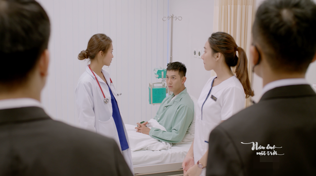 Nhờ Song Luân bị trúng đạn mà khán giả lại được xem Khả Ngân khóc lần nữa trong Hậu duệ mặt trời - Ảnh 15. Nhờ Song Luân bị trúng đạn mà khán giả lại được xem Khả Ngân khóc lần nữa trong Hậu duệ mặt trời - Ảnh 15.