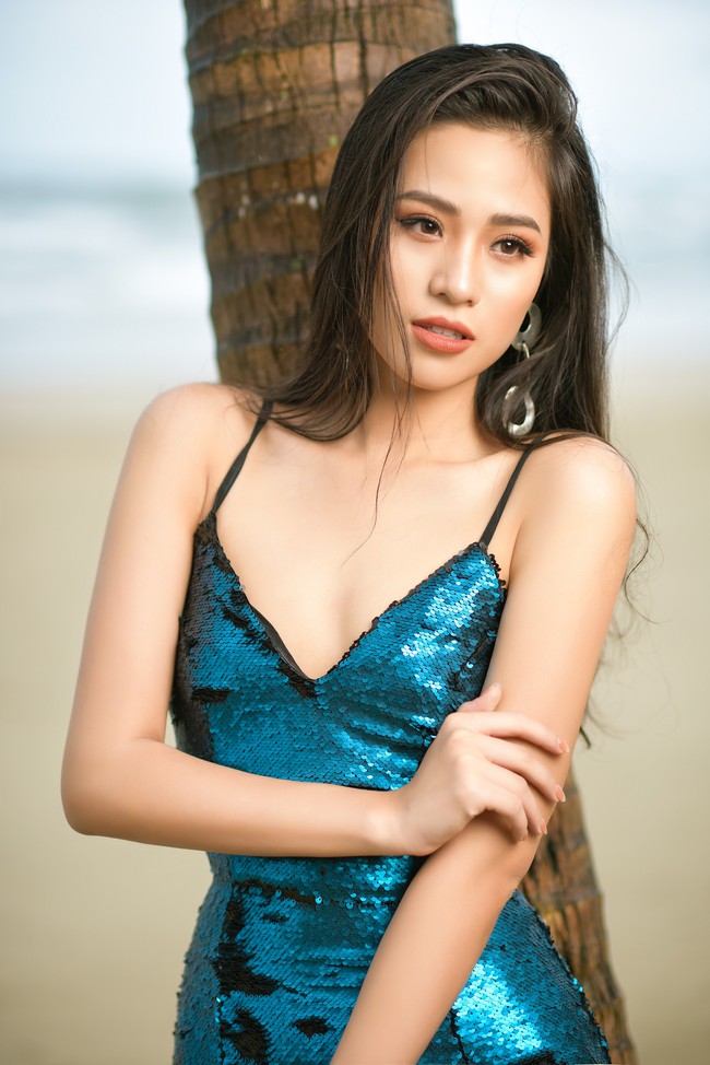 Đối thủ của Tiểu Vy, người đẹp gây tiếc nuối nhất HHVN 2018 khoe body nóng bỏng ở tuổi 18 - Ảnh 10.