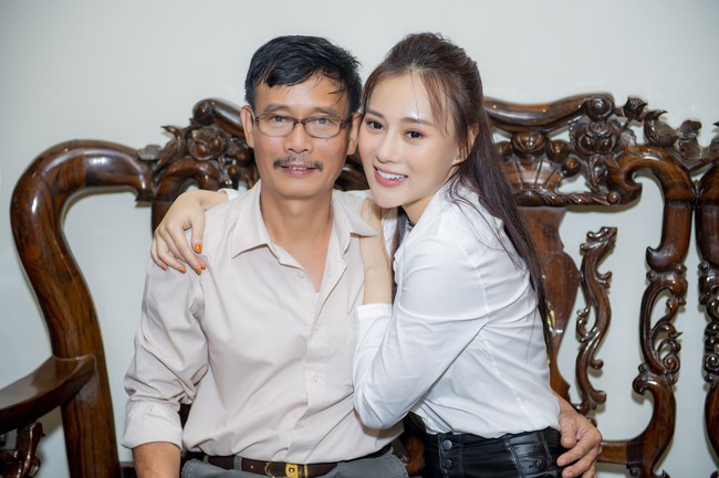 Người hâm mộ Quỳnh búp bê đòi Phương Oanh về quê họp fan và hát giao lưu  - Ảnh 6.
