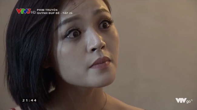 Hình ảnh My Sói trợn trừng mắt, chĩa dao vào mặt Quỳnh Búp Bê gây ám ảnh cực độ - Ảnh 1. Hình ảnh My Sói trợn trừng mắt, chĩa dao vào mặt Quỳnh Búp Bê gây ám ảnh cực độ - Ảnh 1.