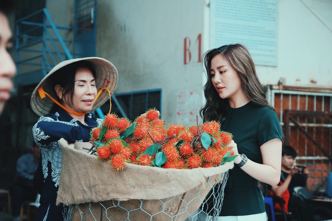 Erik tự tin khoe tóc mới, Văn Mai Hương diện áo khoét sâu gợi cảm ngực đầy - Ảnh 12. Erik tự tin khoe tóc mới, Văn Mai Hương diện áo khoét sâu gợi cảm ngực đầy - Ảnh 12.