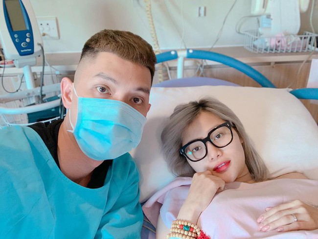Em gái ca sĩ Quang Vinh sinh con gái đầu lòng sau 9 năm gắn bó cùng chồng cơ trưởng điển trai - Ảnh 2. Em gái ca sĩ Quang Vinh sinh con gái đầu lòng sau 9 năm gắn bó cùng chồng cơ trưởng điển trai - Ảnh 2.