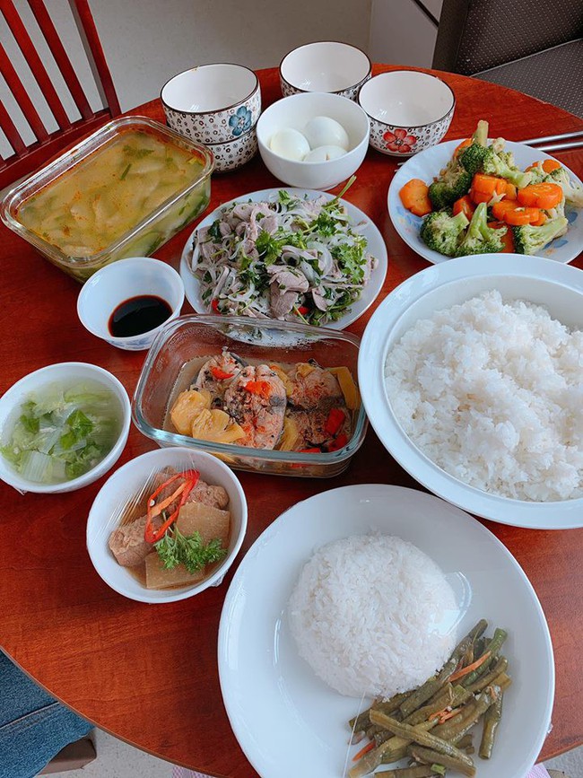 Em gái ca sĩ Quang Vinh sinh con gái đầu lòng sau 9 năm gắn bó cùng chồng cơ trưởng điển trai - Ảnh 5. Em gái ca sĩ Quang Vinh sinh con gái đầu lòng sau 9 năm gắn bó cùng chồng cơ trưởng điển trai - Ảnh 5.