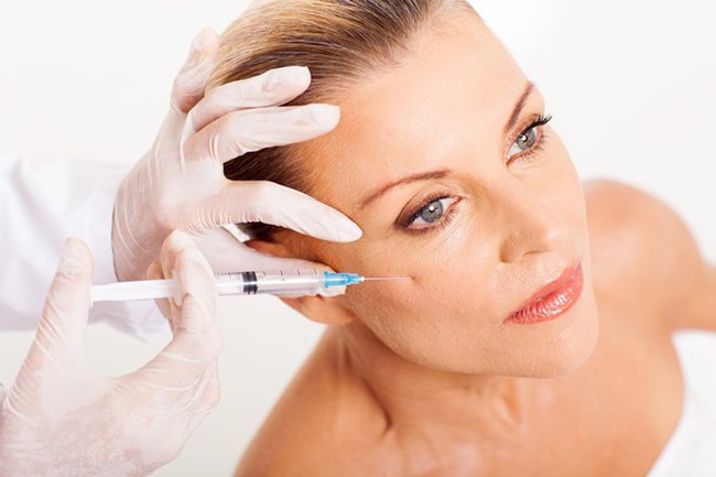 Một phụ nữ tử vong sau khi tiêm botox làm đẹp, chị em có ý định làm đừng bỏ qua điều này - Ảnh 1.