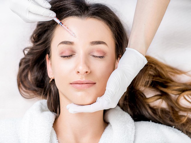 Một phụ nữ tử vong sau khi tiêm botox làm đẹp, chị em có ý định làm đừng bỏ qua điều này - Ảnh 2.