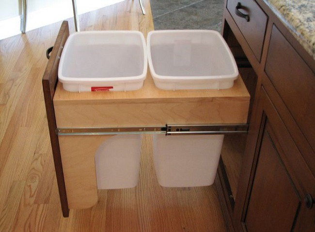 Thùng rác đơn trong bếp đã lạc hậu rồi, giờ thùng rác đa năng, tiết kiệm diện tích mới là chuẩn - Ảnh 2.