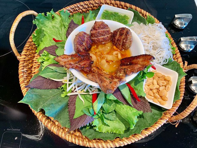 Gặp gỡ người đàn ông Việt ở trời Tây có những món ăn hút nghìn like của cộng đồng mạng - Ảnh 8.