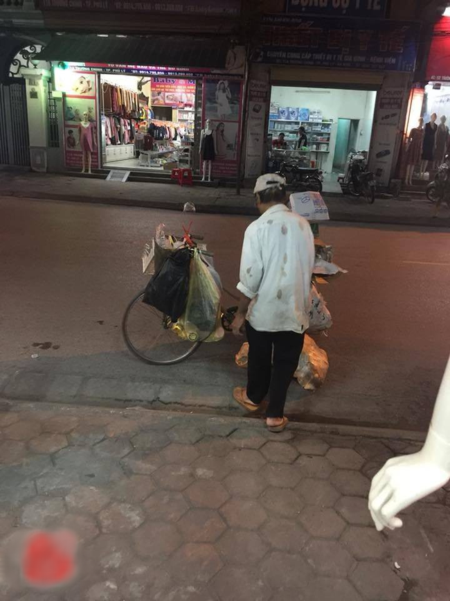 Lời hứa của người chồng nghèo trước shop thời trang và câu chuyện phía sau khiến chị em ôm tim cảm động - Ảnh 3. Lời hứa của người chồng nghèo trước shop thời trang và câu chuyện phía sau khiến chị em ôm tim cảm động - Ảnh 3.
