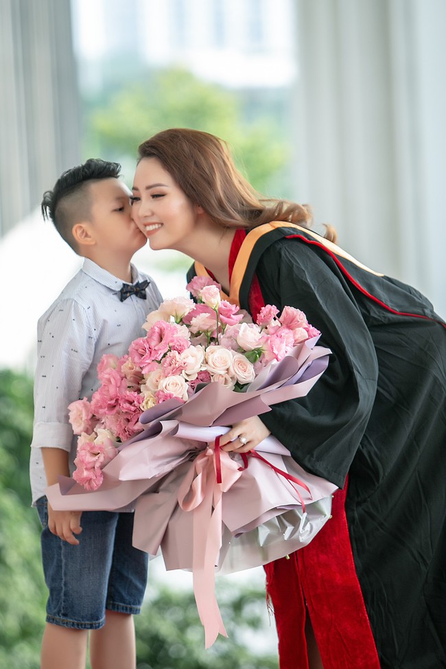 Có bố mẹ và con trai ở bên, Thụy Vân vẫn cương quyết giấu chồng - Ảnh 3.