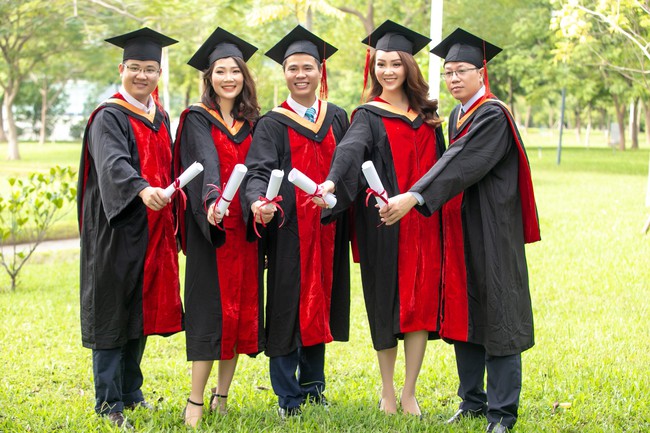 Có bố mẹ và con trai ở bên, Thụy Vân vẫn cương quyết giấu chồng - Ảnh 10.