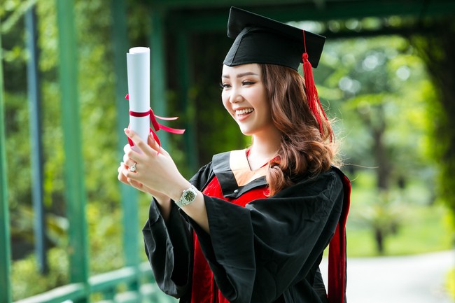 Có bố mẹ và con trai ở bên, Thụy Vân vẫn cương quyết giấu chồng - Ảnh 5.