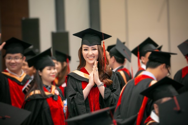 Có bố mẹ và con trai ở bên, Thụy Vân vẫn cương quyết giấu chồng - Ảnh 8.