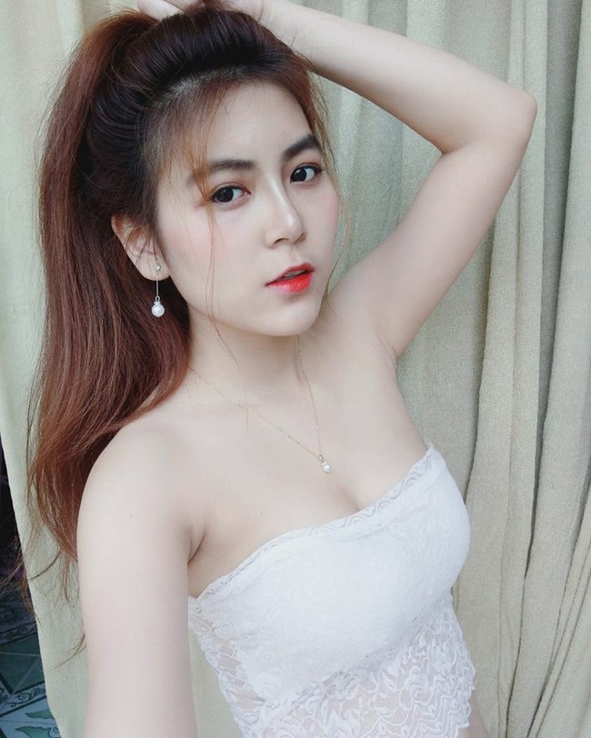 Những cô giáo cực hot trên MXH: Mặt xinh, body nóng bỏng chẳng kém cạnh hot girl - Ảnh 2.