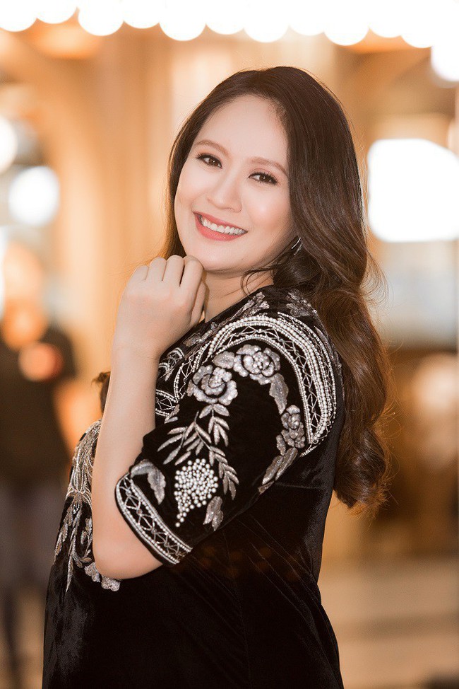 Vợ Đức Thịnh mang thai lần thứ 2 ở tuổi U40 - Ảnh 5. Vợ Đức Thịnh mang thai lần thứ 2 ở tuổi U40 - Ảnh 5.