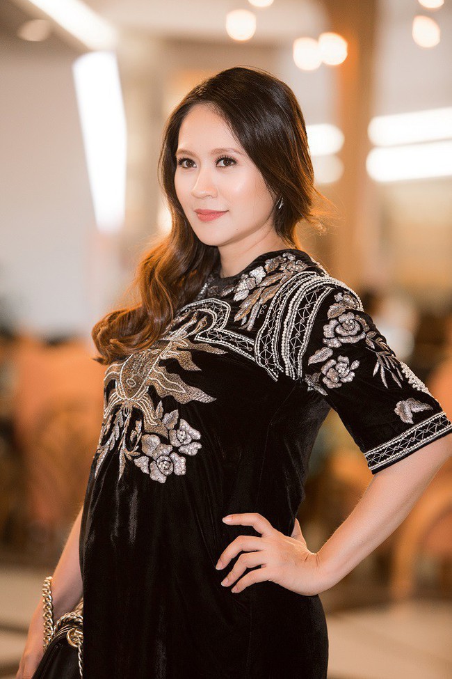 Vợ Đức Thịnh mang thai lần thứ 2 ở tuổi U40 - Ảnh 7. Vợ Đức Thịnh mang thai lần thứ 2 ở tuổi U40 - Ảnh 7.