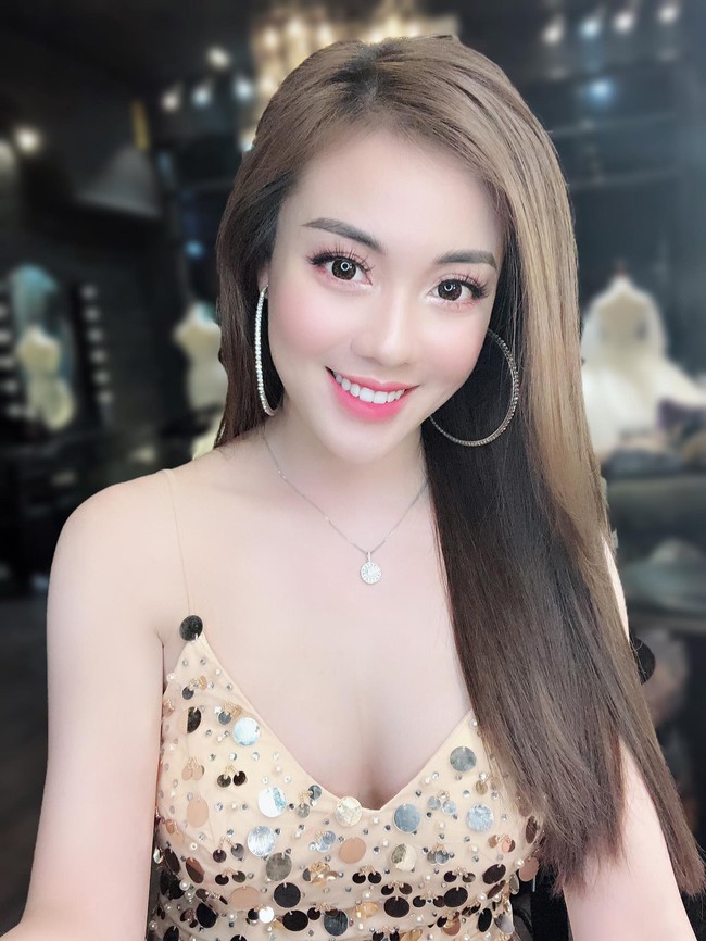 Những cô giáo cực hot trên MXH: Mặt xinh, body nóng bỏng chẳng kém cạnh hot girl - Ảnh 5.