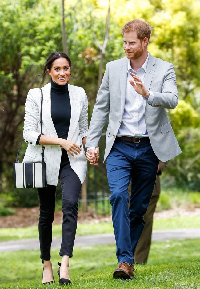 Chỉ trong 16 ngày công du, Công nương Meghan Markle đã diện tận 40 bộ đồ với tổng trị giá lên tới 3,5 tỷ VNĐ - Ảnh 9.