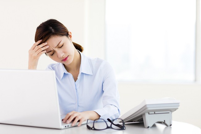Các nữ nhân viên văn phòng khi bước vào độ tuổi 30 thường có nguy cơ cao mắc chứng rối loạn nội tiết tố - Ảnh 1.