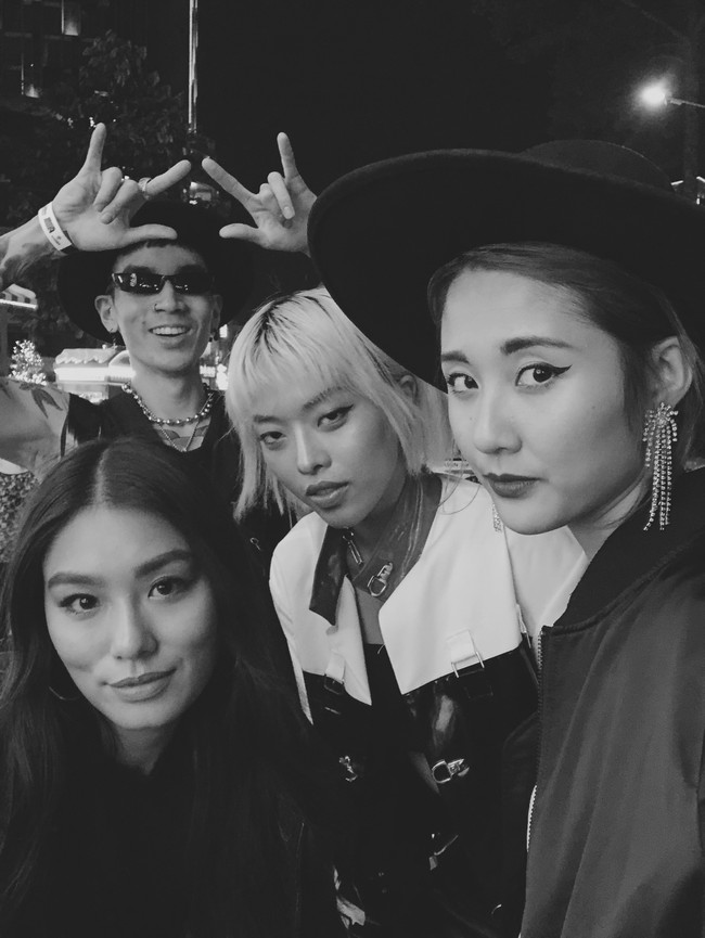 Tiết lộ bất ngờ về hội cạ cứng của Julia Đoàn: 10 năm chơi thân với rich kid Thảo Nhi Lê, từng ở chung nhà cùng trai đẹp Brian Trần - Ảnh 15. Tiết lộ bất ngờ về hội cạ cứng của Julia Đoàn: 10 năm chơi thân với rich kid Thảo Nhi Lê, từng ở chung nhà cùng trai đẹp Brian Trần - Ảnh 15.