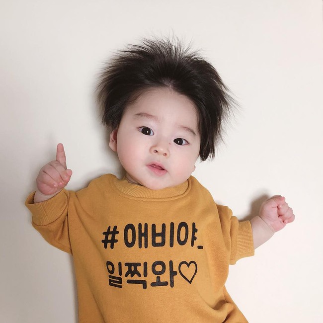Cậu bé Hàn Quốc với quả đầu chôm chôm đáng yêu đến mức ai cũng muốn đem về nuôi - Ảnh 10.