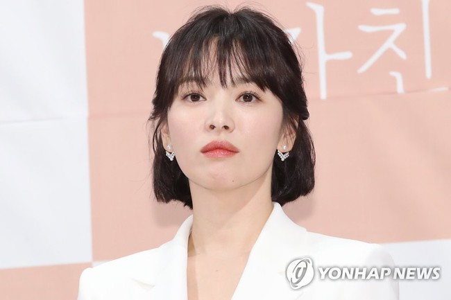 Song Hye Kyo đập tan tin đồn bầu bí nhờ eo siêu nhỏ, đẹp đỉnh cao bên Park Bo Gum tại sự kiện hot nhất hôm nay - Ảnh 11. Song Hye Kyo đập tan tin đồn bầu bí nhờ eo siêu nhỏ, đẹp đỉnh cao bên Park Bo Gum tại sự kiện hot nhất hôm nay - Ảnh 11.
