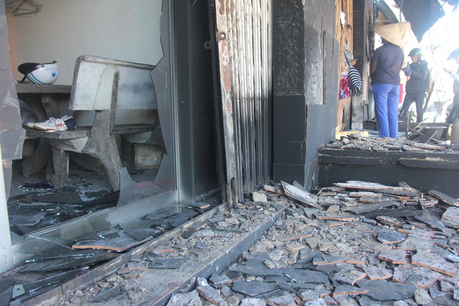 Hiện trường vụ cháy xe bồn chở xăng khiến 6 người chết, 19 ngôi nhà bị thiêu rụi ở Bình Phước - Ảnh 15.