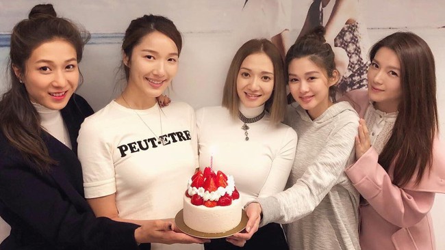 Hội tỷ muội thâm giao TVB: Hội bà 8 có Hồ Hạnh Nhi hạnh phúc viên mãn, Thất tỷ muội có Xa Thi Mạn quyền lực nhất nhì showbiz - Ảnh 14. Hội tỷ muội thâm giao TVB: Hội bà 8 có Hồ Hạnh Nhi hạnh phúc viên mãn, Thất tỷ muội có Xa Thi Mạn quyền lực nhất nhì showbiz - Ảnh 14.