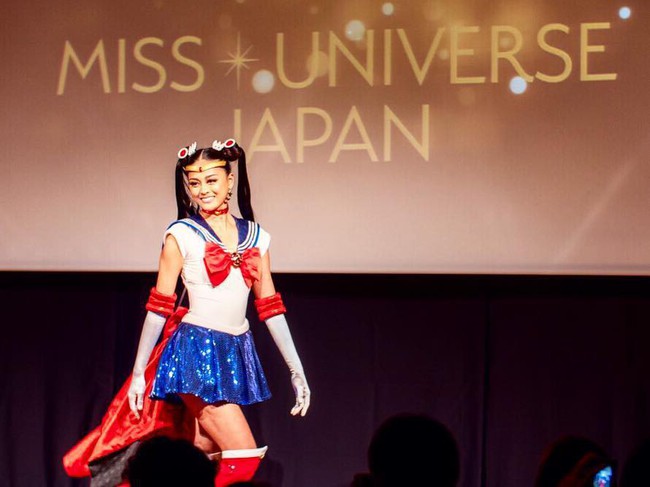 Hoa hậu Nhật Bản chơi trội với màn cosplay Thủy thủ Mặt Trăng tại Miss Universe 2018 - Ảnh 3.