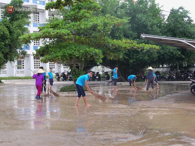 Hơn 270.000 học sinh ở Khánh Hòa được nghỉ học để ứng phó với bão số 9 - Ảnh 3.