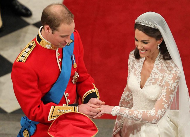 Bí mật động trời trong đám cưới William - Kate: Kate trái lệnh Hoàng gia để làm điều này nhưng lý do đằng sau lại quá đỗi ngọt ngào - Ảnh 4.
