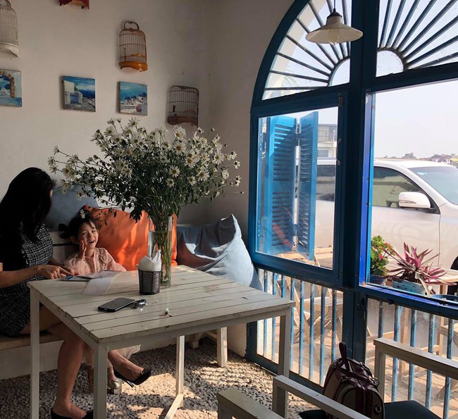 Vợ đại gia kim cương chia sẻ ngày Chủ Nhật bình yên giản dị cùng con gái dạo quanh Hồ Tây - Ảnh 2. Vợ đại gia kim cương chia sẻ ngày Chủ Nhật bình yên giản dị cùng con gái dạo quanh Hồ Tây - Ảnh 2.