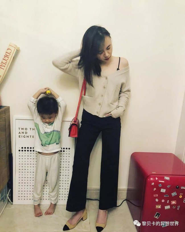 Chỉ 1 chiếc cardigan đã có ngay 14 set đồ mặc kiểu gì cũng đẹp để bạn diện trong mùa lạnh này - Ảnh 12. Chỉ 1 chiếc cardigan đã có ngay 14 set đồ mặc kiểu gì cũng đẹp để bạn diện trong mùa lạnh này - Ảnh 12.