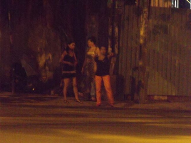 Những điểm có biểu hiện mại dâm ở Hà Nội vừa bị công khai - Ảnh 1.