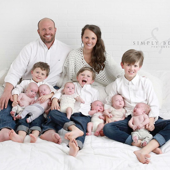 Cuộc sống siêu bận rộn của gia đình sinh 6 em bé “đẹp tựa thiên thần - Ảnh 1.