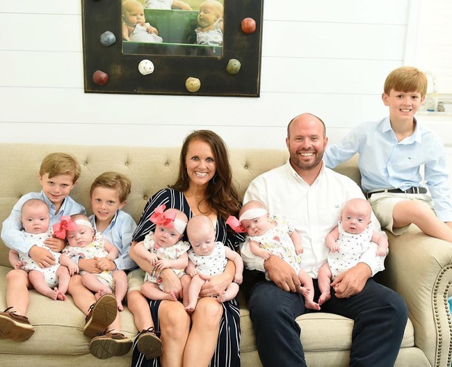 Cuộc sống siêu bận rộn của gia đình sinh 6 em bé “đẹp tựa thiên thần - Ảnh 2.