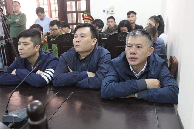 Vụ 3 mẹ con bị truy tố vì đồng hồ nước ở Hà Nội: Chủ tọa phiên tòa trả lại hồ sơ - Ảnh 5.
