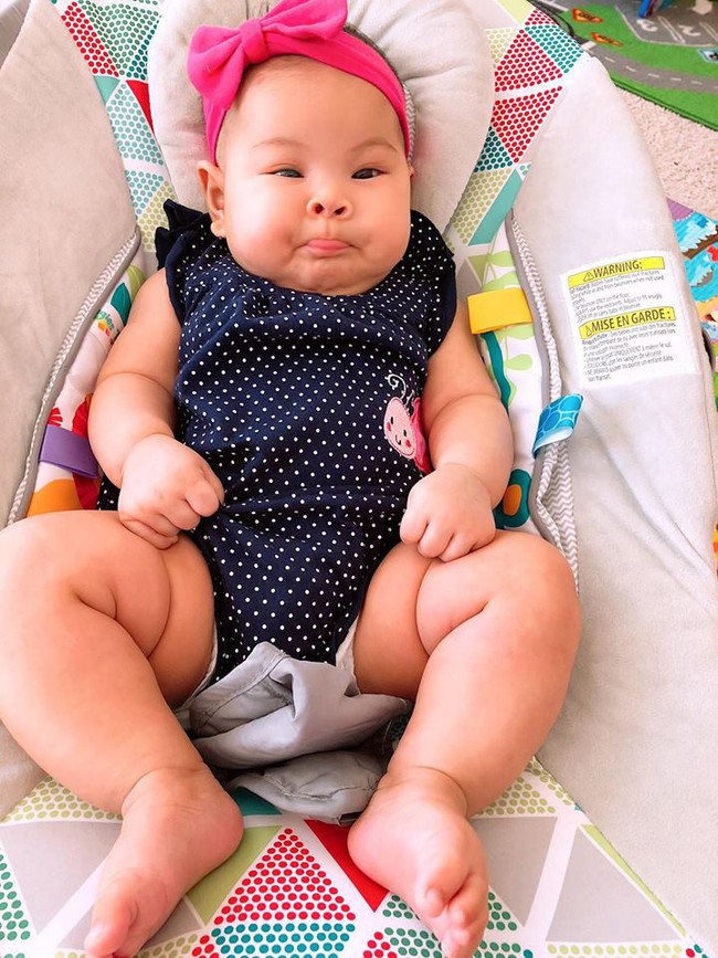 Thanh Thảo lo con gái 4 tháng tuổi có nguy cơ béo phì, Hà Anh mách ngay phương pháp giảm cân  - Ảnh 1.